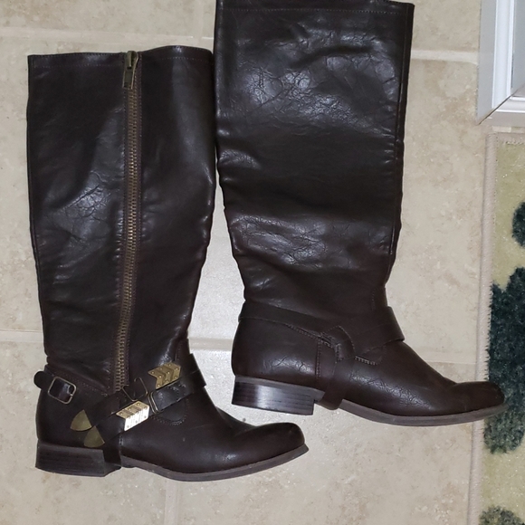 Mercy boots MOVING SALE!!!! - Picture 1 of 11